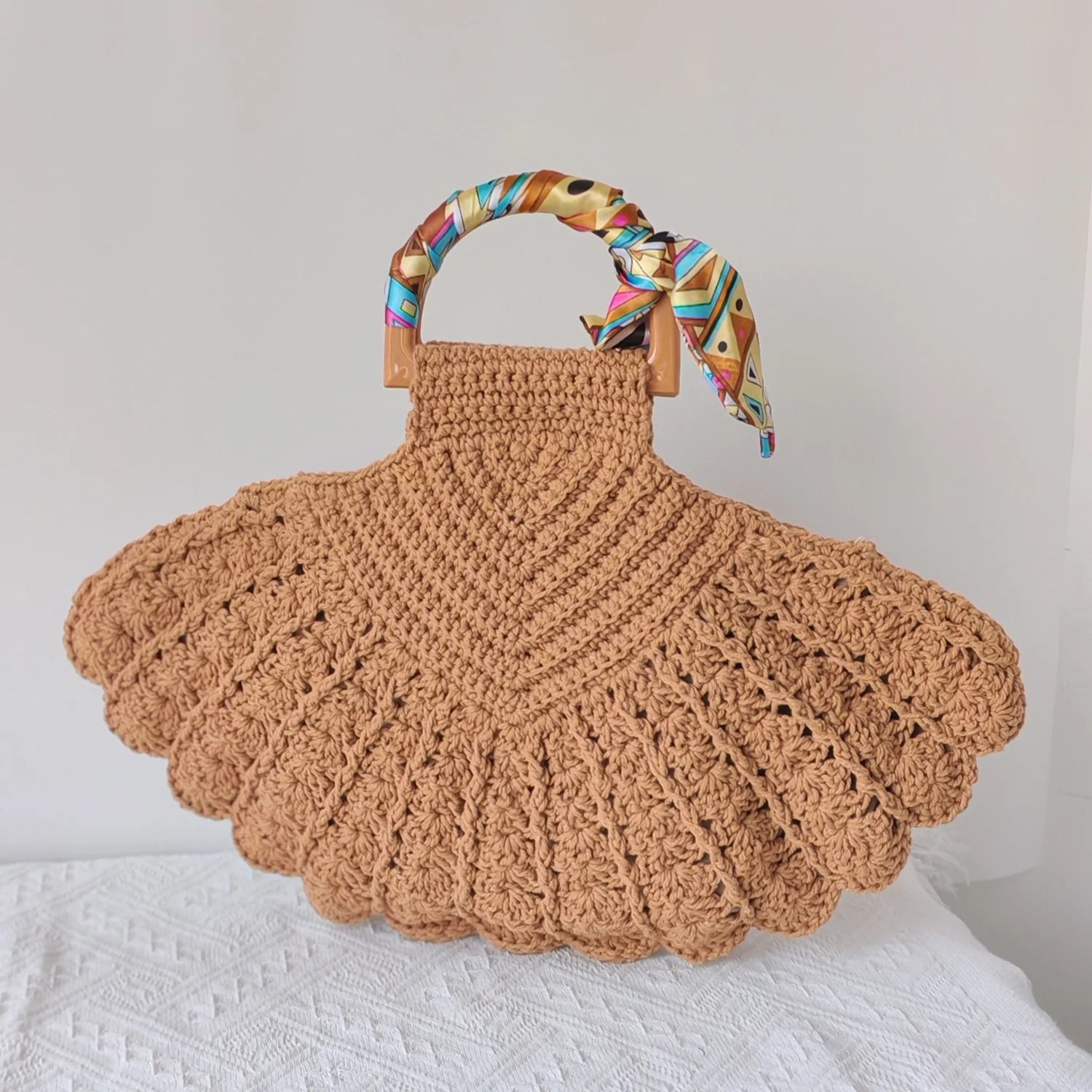 Crochet Shell Shape Bag Femme with Resin Handbag Handle Ladies All-Match Clutch Bag Crochet Bag Purse