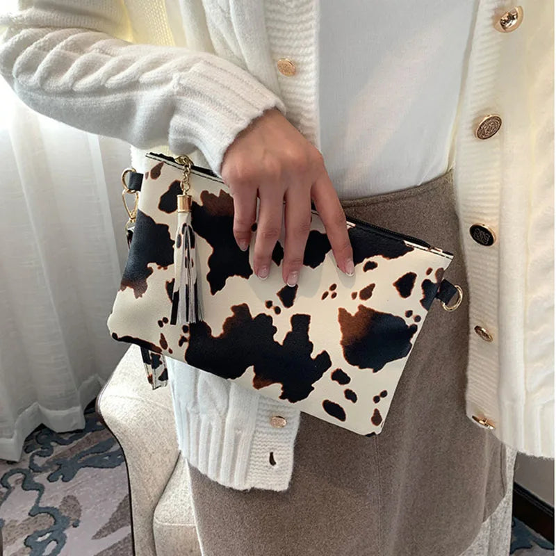 New Leopard Print Envelope Clutch Purse Women's Fashion Wallet with Large Capacity Portable Zipper Coin Pouch for Daily Use