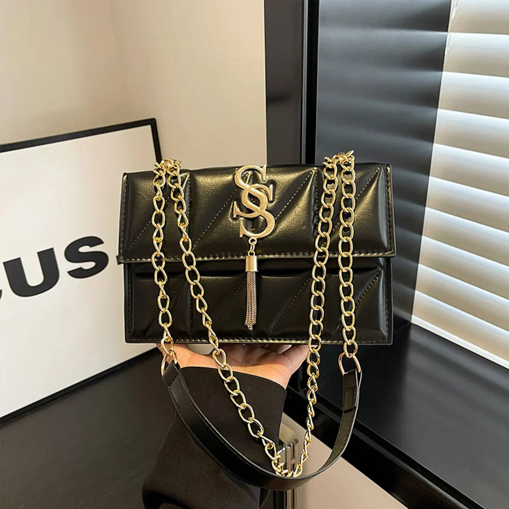 Fashionable Elegant  Argyle Quilted Small Square Bag Exquisite Metal Letter Tassel Diagonal Cross Bag Commuter Shoulder Bag