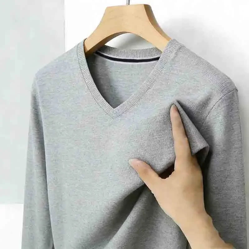 Basic Men's Light Gray V-neck Long Sleeve T-shirt Textured Fabric Casual Top for Everyday Outfits