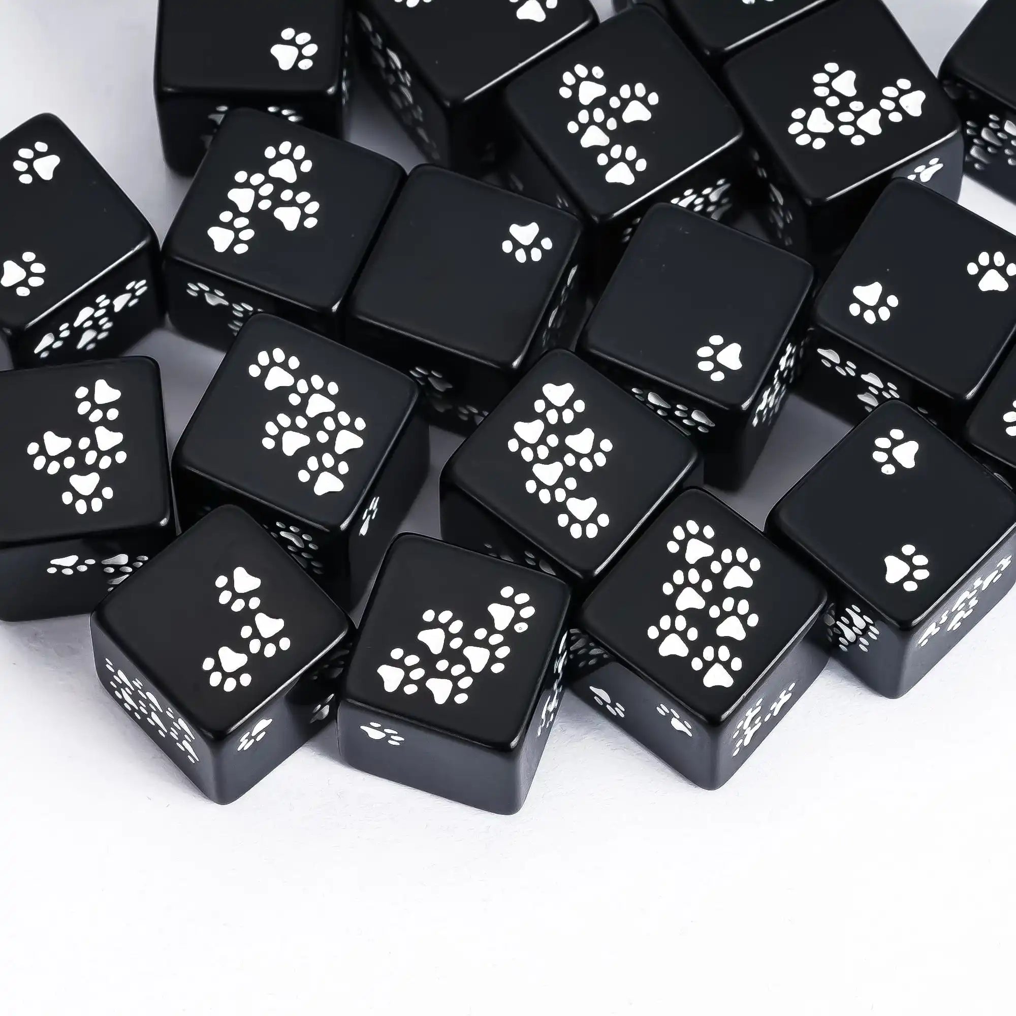 5Pcs Cat Claw D6 Dice Cute Cubic Dices 6 Sides D6 Resin 16mm Standard Polyhedral Dice Set for Tabletop Games Magic The Gathering