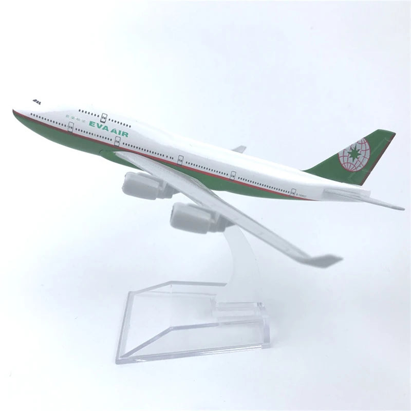 Die-casting Model Plane B747 Eva Air Airlines 16CM 1:400 Scale Toys Aircraft Model Machine Collected As Gift By Aviation