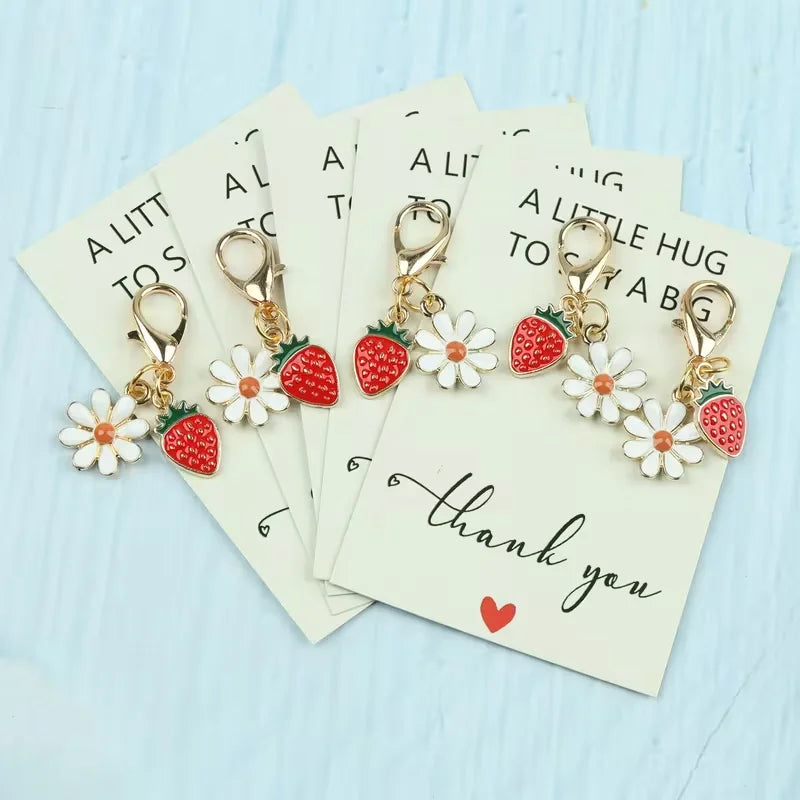 5 Pieces/10 Pieces Mini Cute Strawberry and Daisy Flower Keychains with "Pocket Hug" Encouragement Cards - Adorable Floral and Fruit Pendants, Suitable for Decorating Keys, Bags, Clothes, Etc., Perfect Gift for Female Friends