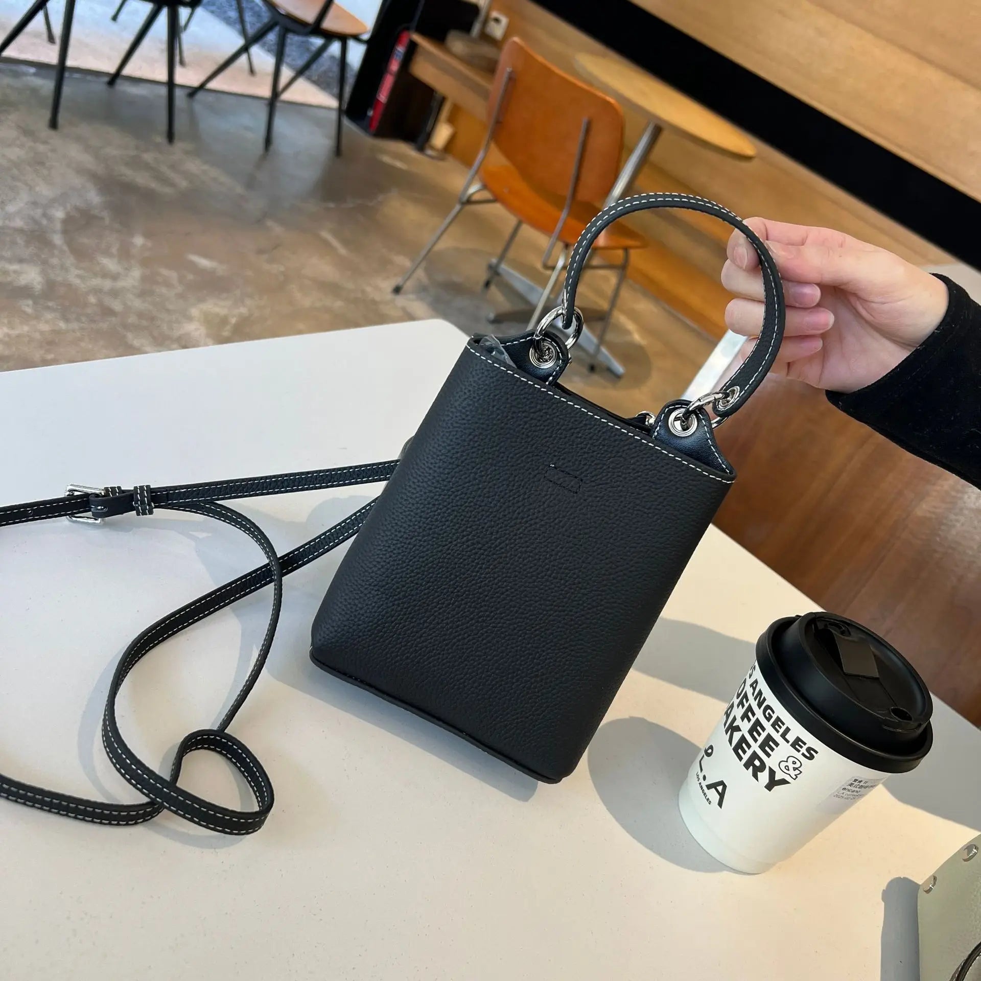Contrasting Color First Layer Cowhide Mobile Phone Bag, New Mini Bucket Multi-function Portable Shoulder Messenger Women's Bag