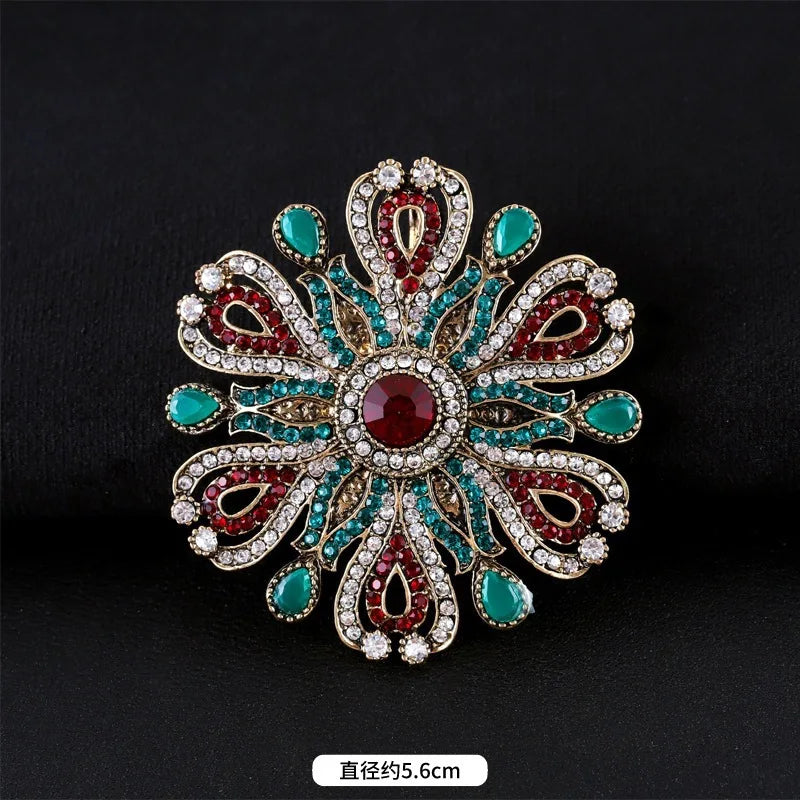 men's women's fashion crystal brooch retro metal baroque pin accessories