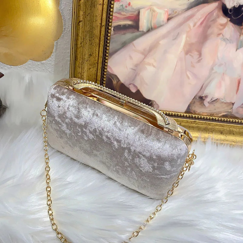 French shiny ineffectual diamond-encrusted dinner bag celebrity velvet temperament simple personality messenger bag