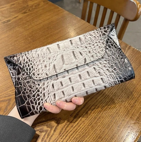 XMESSUN New Crocodile Pattern Clutch Bags for Women Trendy Pouch Envelope Bag Female Travel Phone Purses and Shoulder Bags