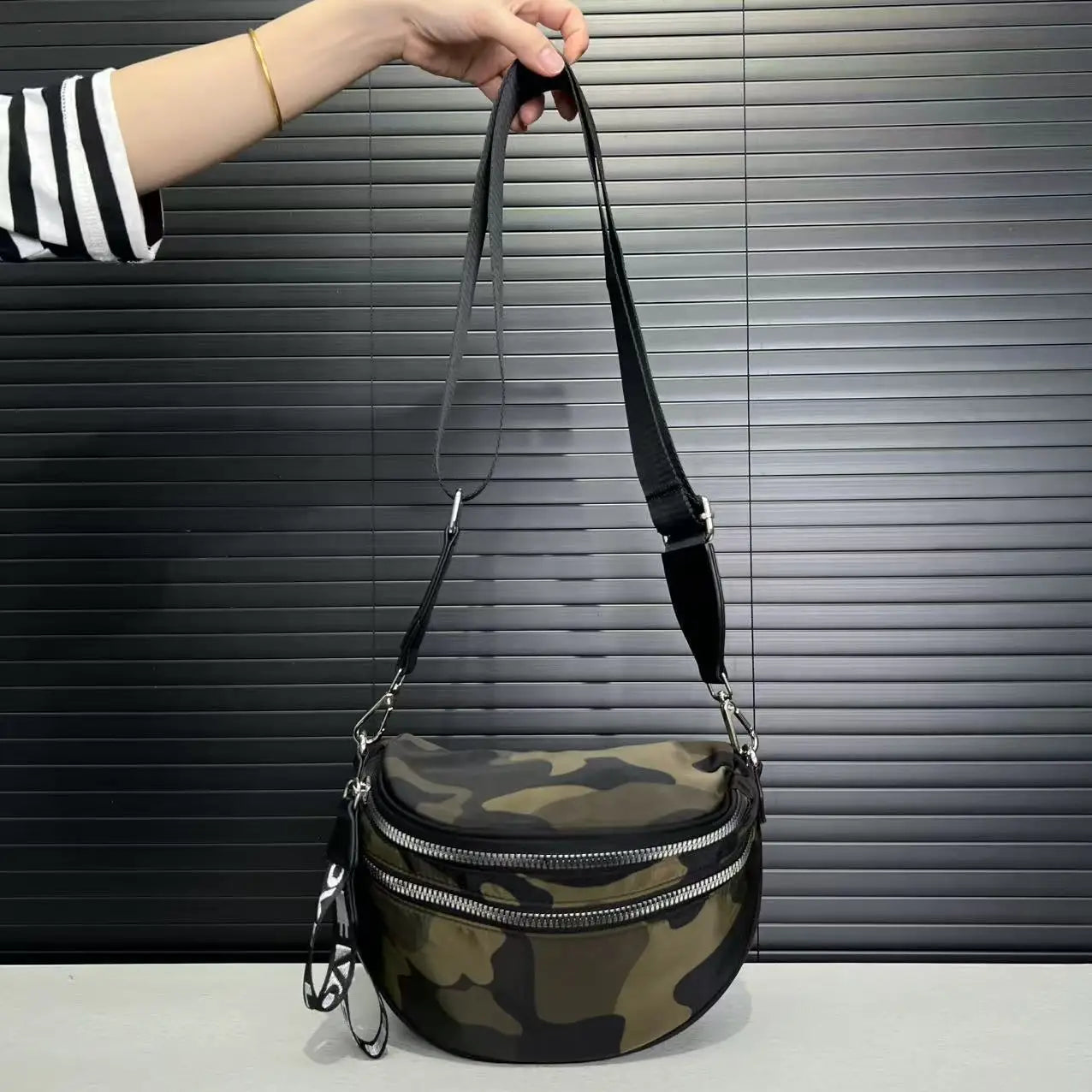 Ladies' fashionable nylon lightweight chest bag with multiple pockets, semi-circular casual sports running crossbody bag