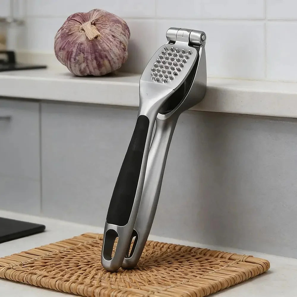 1PC Garlic Press Zinc Alloy Garlic Mincer Crusher with Ergonomic Soft Grip Handle Easy to Squeeze Clean Kitchen Tools Home Use