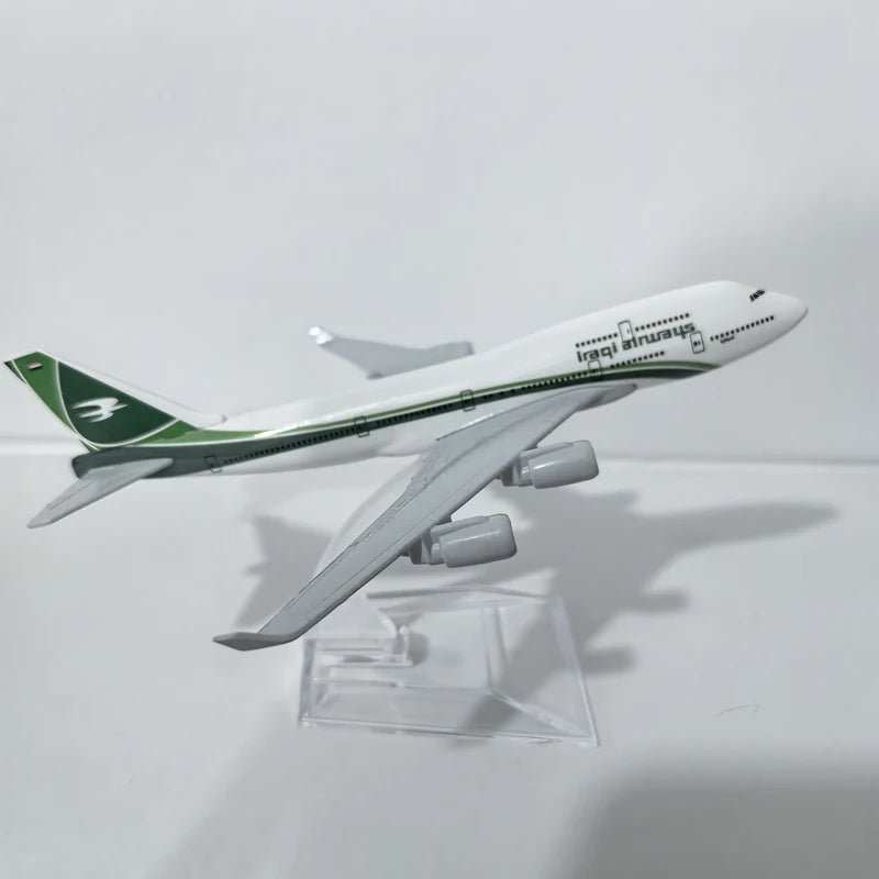 JASON TUTU B747 Airplane Model B777 Aircraft Model Diecast Metal 1/400 Scale Adult Children Collection For Display Show Gift