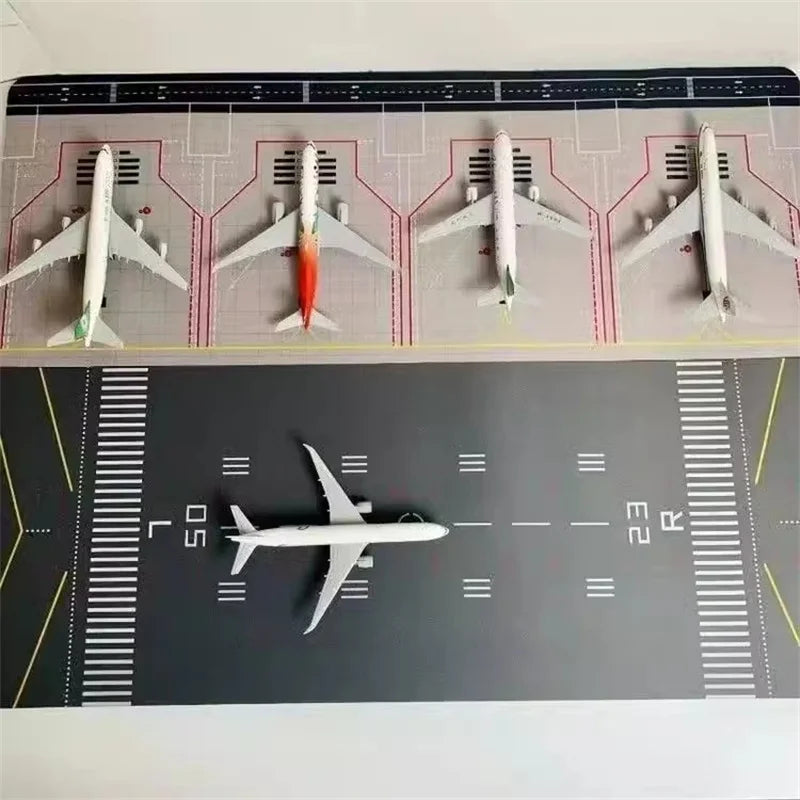 1:400 Airport Runway Pad For B787/AirbusA350 Aviation Airplane Airways Parking Positions On The Apron Pad Airport Scene