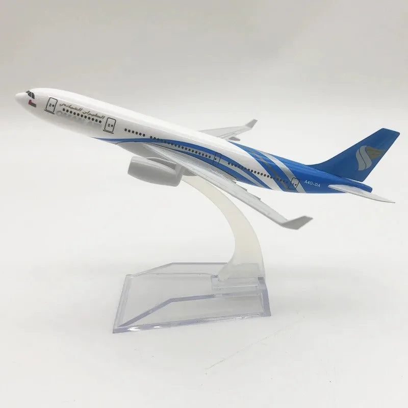 A330 Series 16cm 20cm Beluga Airplane kit Alloy Metal Diecast Airplanes Toy Aircraft 330 Plane model for Collection Gift