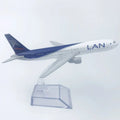 Models Plane Toys Model 16cm B777 Chile LAN Airways Metal Replica 1:400 Scale 777 Aircraft Aviation Souvenir Plane Toy With Base
