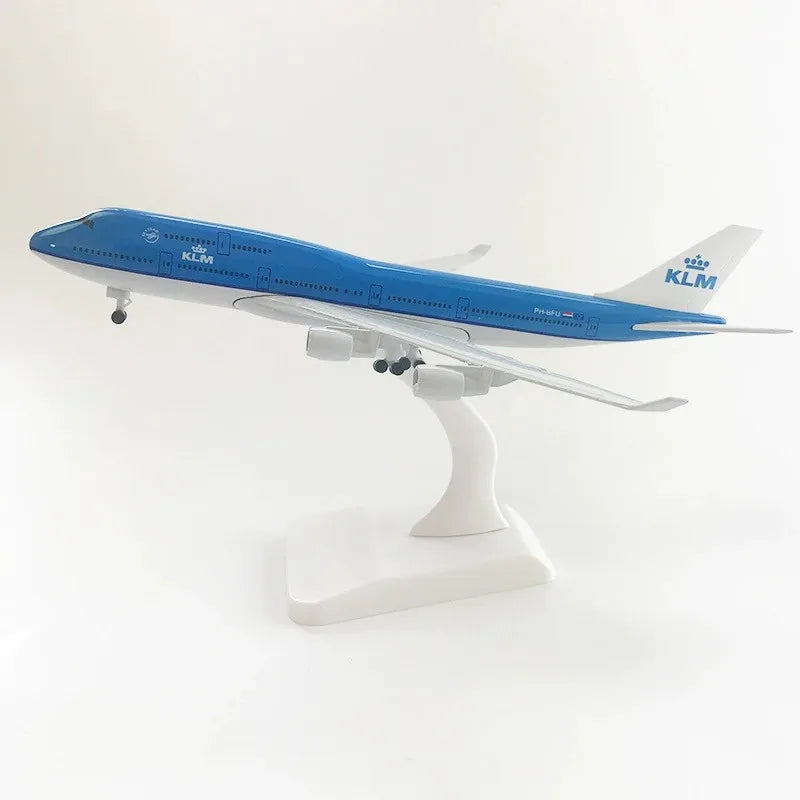 1/400 Scale 20CM Alloy Antonov An-225 "Mriya" A380 330 747 777 Airplane Diecast Model Child Toy For Gift Collectible Miniatures