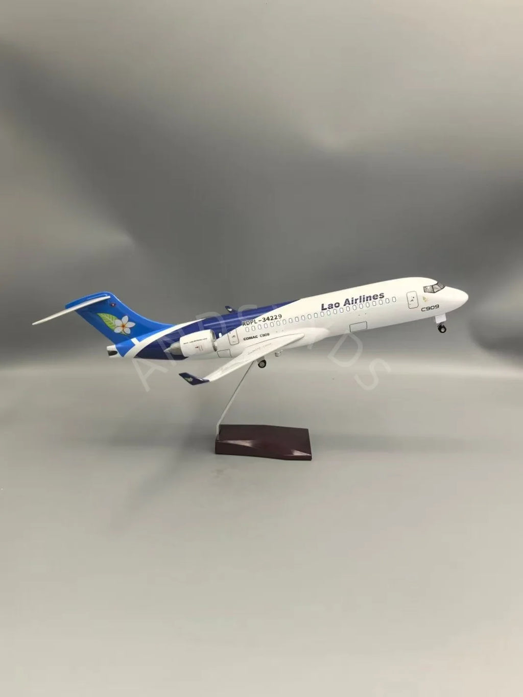 1/70 Scale Airplane Model C909 Lao Airline Model Aircraft Resin 47.5cm Airplane Kids Airbus Toy With Wheel Landing Gear for Toys