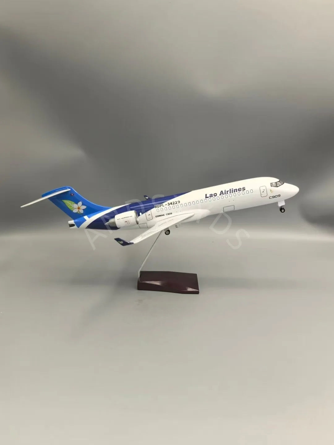1/70 Scale Airplane Model C909 Lao Airline Model Aircraft Resin 47.5cm Airplane Kids Airbus Toy With Wheel Landing Gear for Toys