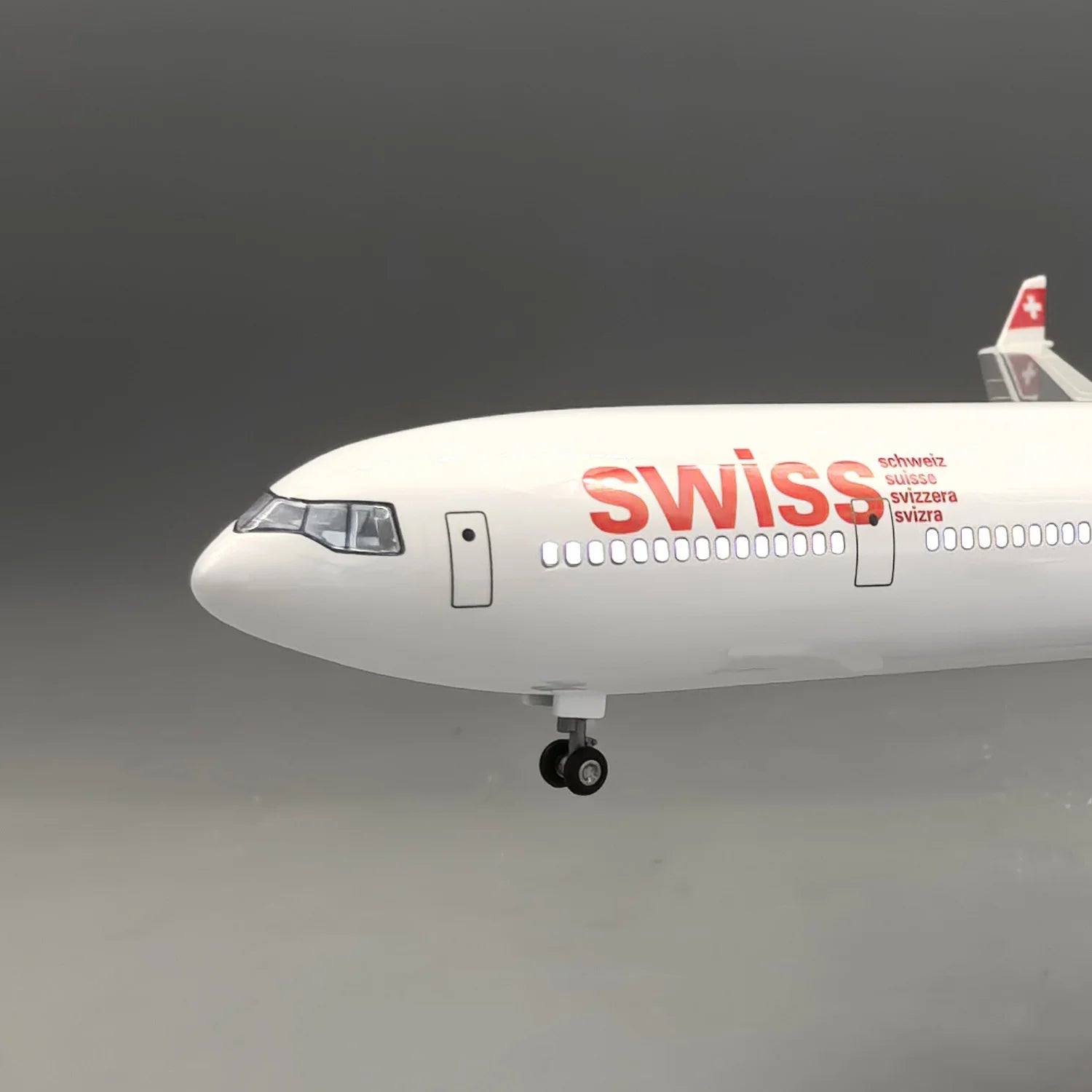 Swiss Airline MD11 Model Airplanes 1/85 Scale Plane 47CM Diecast Resin with Light Wheel Landing Gear Collection Toys for Boy