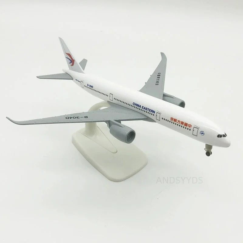 20cm China Eastern A350 Miniature Airplane 1/300 scale Diecast Metal Airplane Model Kit with Stand＆Wheel For Boy Toy Gift