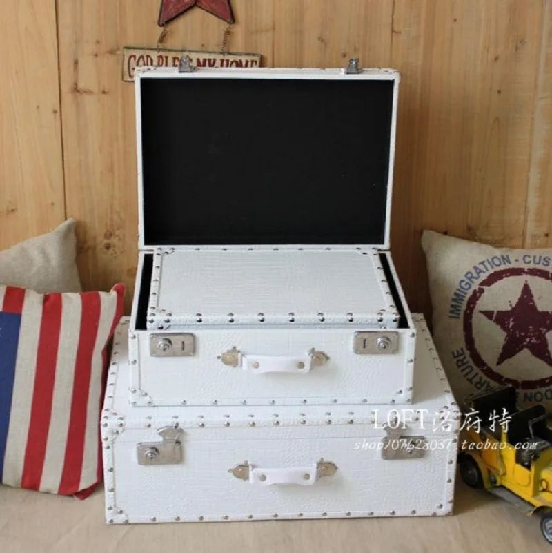 Crocodile Leather Pattern Travel Case, Antique Storage Trunk Suitcase withLock, Retro Home Decor Luggage Box for Luxury Gift