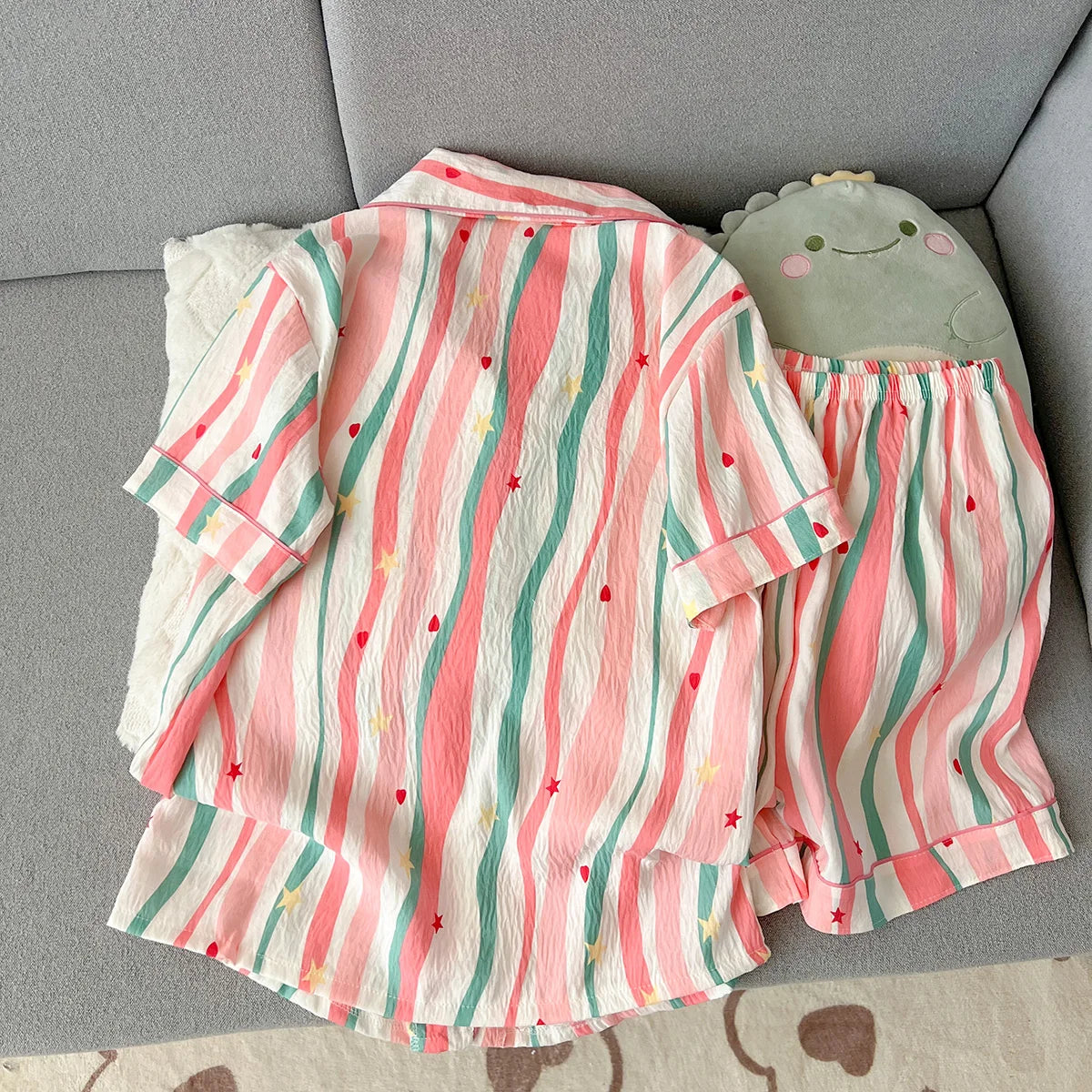 Women's Summer Pajamas, Thin Striped Pattern Short-Sleeved Shorts, Sweet and Cute, Can Be Worn Outside in Summer, Two-Piece Home Wear Set
