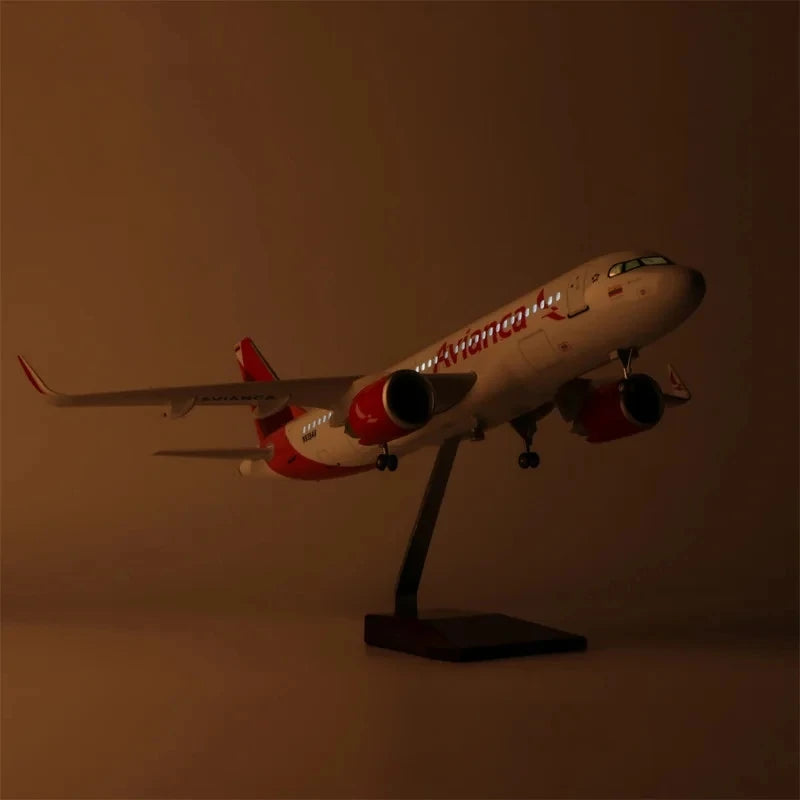 New 1:150 Scale Airplane Diecast Resin Aircraft Avianca Boeing B787/A320 Neo Airline Plane Model Collection Display Gifts