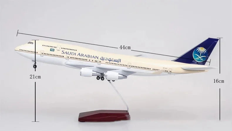 B747 Plane Model Saudi Arabian Airlines 47cm Resin Aircraft Models Toy Planes with Wheels and Lights for Collection Gift