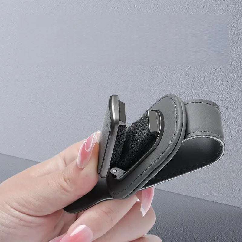 1Pcs Auto Glasses Holder Car Ticket Sunglasses Holder Car Sun Visor Glass Storage Car Interior Supplies