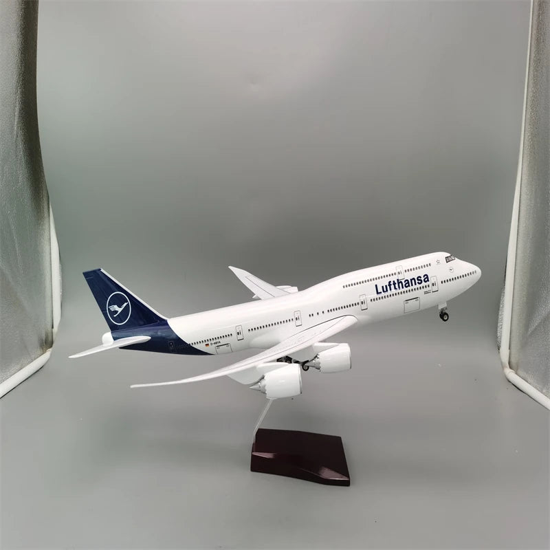 New Lufthansa B747 47cm 1/150 Scale Model Airplane Model Plane Toy Plane Die-cast Resin Plane Model With Landing Geal Decoration