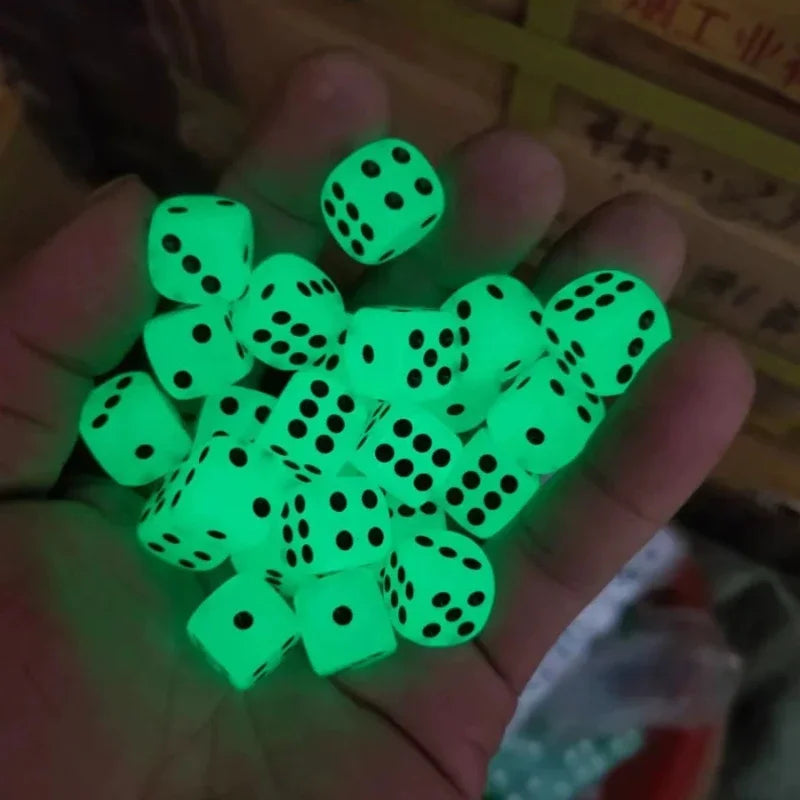6pcs/lot 14mm Luminous Dice 6 Sided Glowing in The Dark Digital Dice for Night Bar Pub KTV Entertainment Board Game Table Game