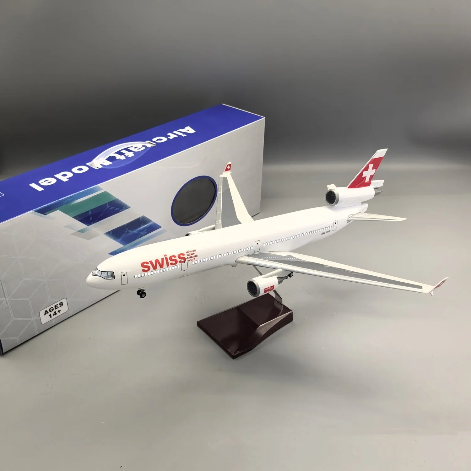 Swiss Airline MD11 Model Airplanes 1/85 Scale Plane 47CM Diecast Resin with Light Wheel Landing Gear Collection Toys for Boy