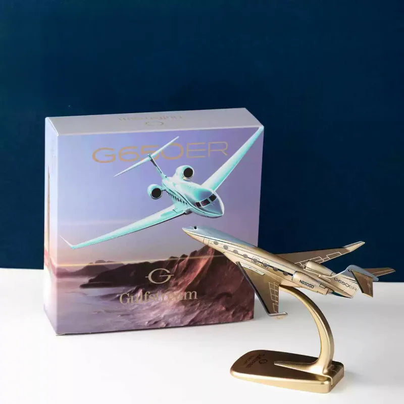 1:200 Scale 16cm G650er Golden Business Aircraft Diecast Alloy Finished Airplane Prototype With Base Collection Display Toys