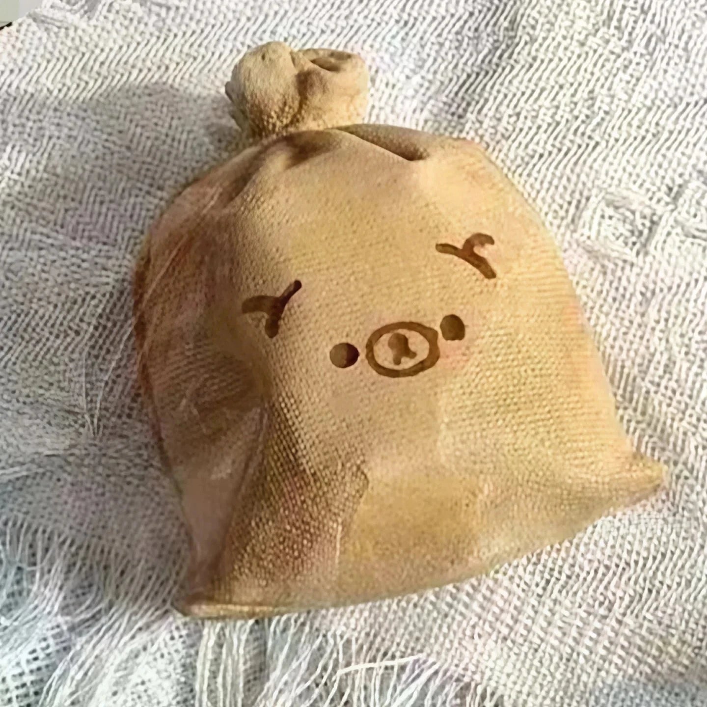 Crunch Bear Radish Squishy Funny Viral Style Super Soft Sticky Mud Simulation Food Stress Relief for Daily Relax And Leisure