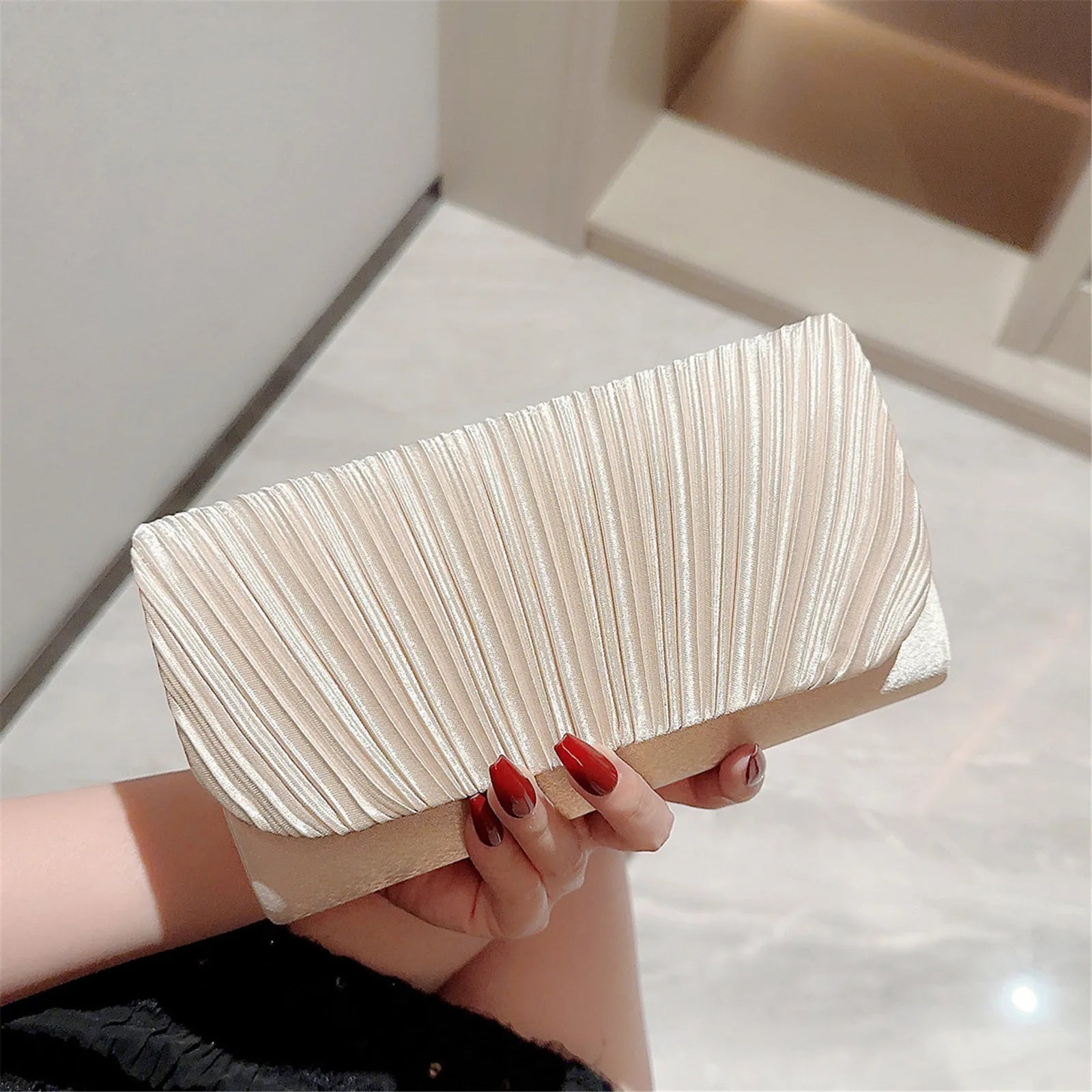 Women Evening Clutch Bags Elegant Luxury Female Silver/Black/White Clutch Wedding Purse Party Handbag Ladies Chain Shoulder Bags