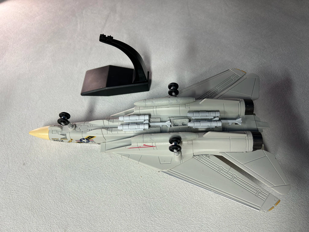 F14 Aircraft Model Plane Toy ABS Fighter Toys su35 J35 Stealth Fighter Model F35 Souvenir Collection Educational Toys