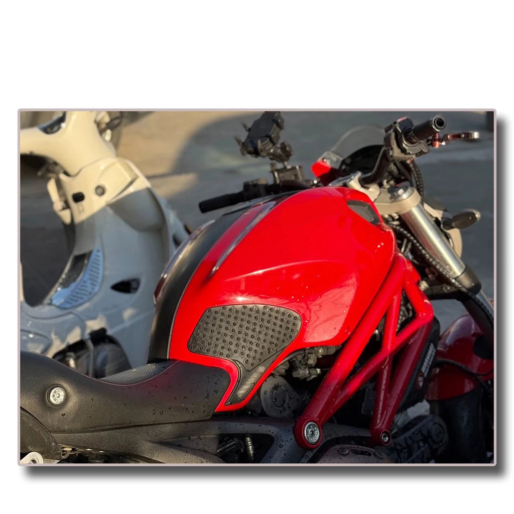 For Ducati MONSTER 696 795 796 1100 1100S 696Motorcycle Anti-slip Sticker Tank Pad Knee Grip Traction Side Decal 3M Side Sticker