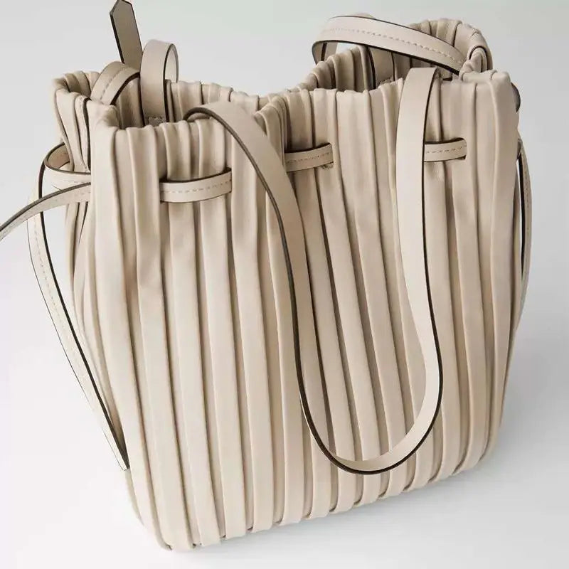 Women Bag Pleated Bucket Bags 2026 New Simple and Fashionable One Shoulder Messenger Pack Bundle Handbag Women Crossbody Package