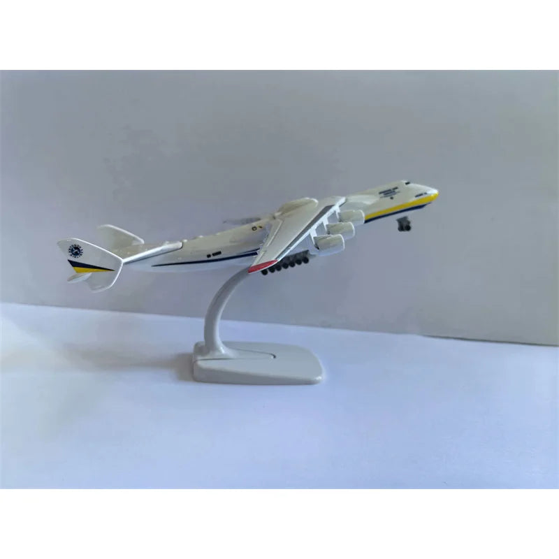 2026 New 1/400 Scale 20CM Diecast Metal Alloy Ukraine Antonov An-225 "Mriya" Airplane Model Replica Model Toy Collection Display