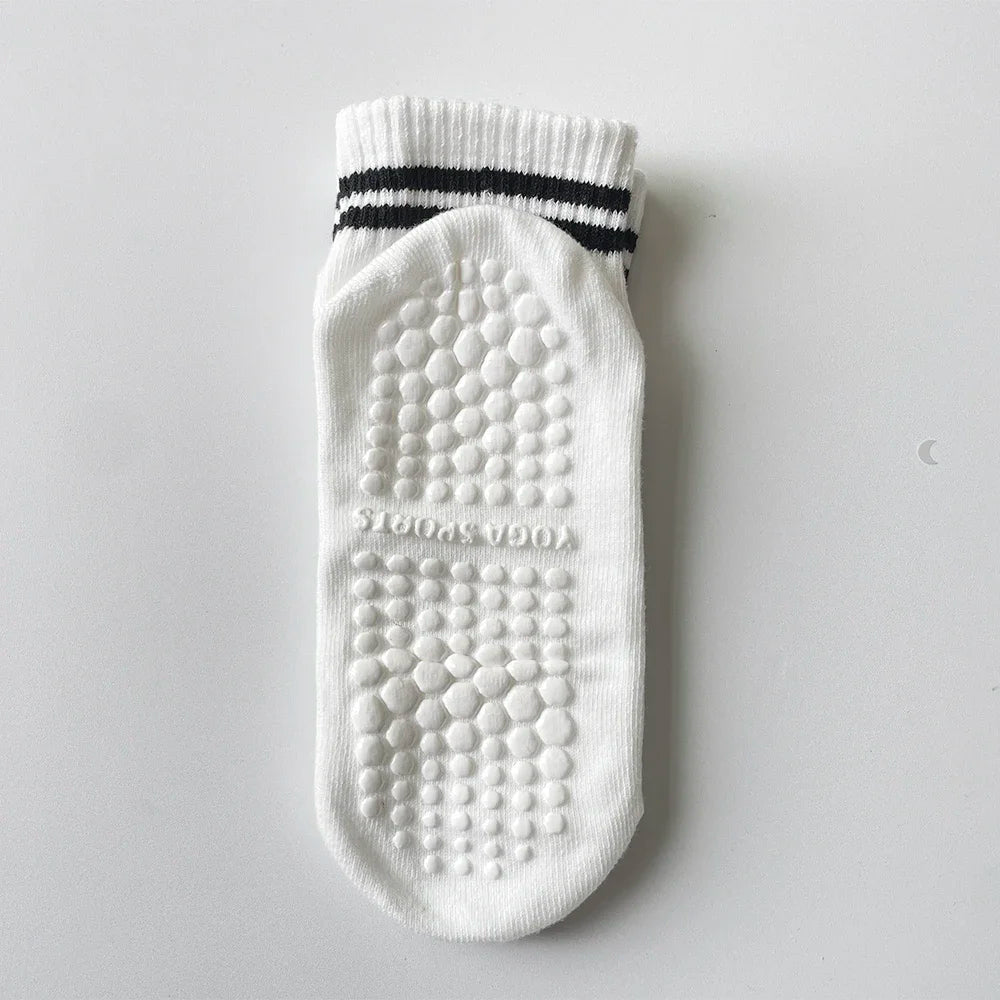 Grip Socks for Women Non Slip Pilates Yoga Socks with Double Stripes Non Slip Socks for Workout Ballet Athletic Socks