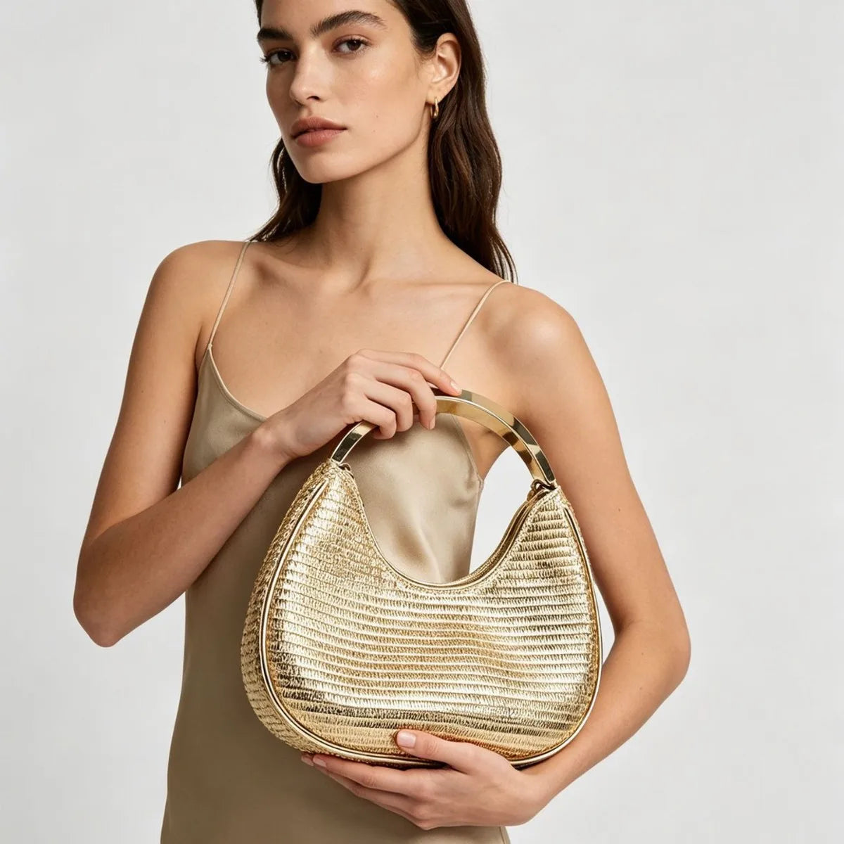 Elegant Metal Handle Dumpling Shaped Crossbody Bag for Women Lightweight Luxury Handbag Wedding Party Bag Ladies New Model