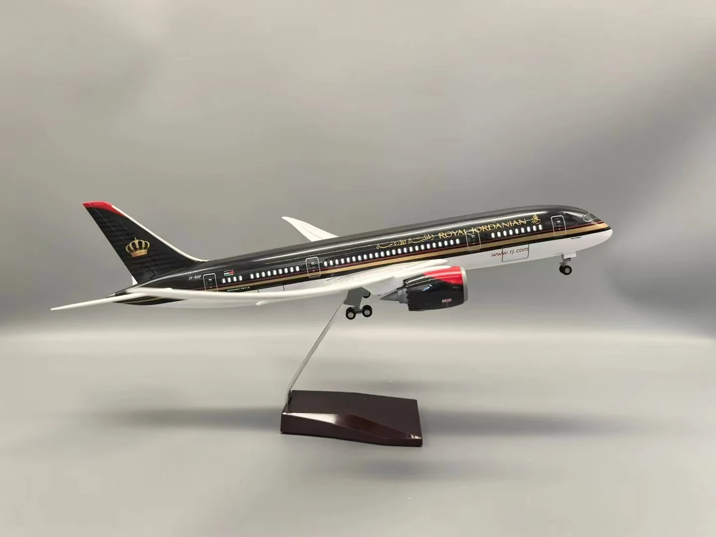 47cm 1:130 Scale Plane Model Toy Royal Jordanian B787 Airways Diecast Airplane Kit Resin Collectible Aircraft Toy With LED Base
