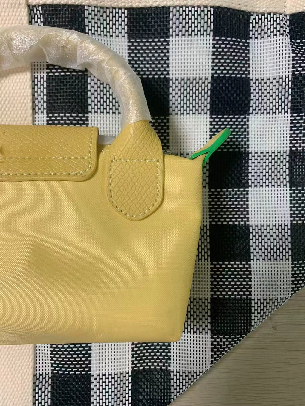 Trendy Style 2026 High-Quality Dumpling Skin Nylon Handbag, Crossbody Bag, Mini Coin Purse, Delicate and Compact Women's Bag