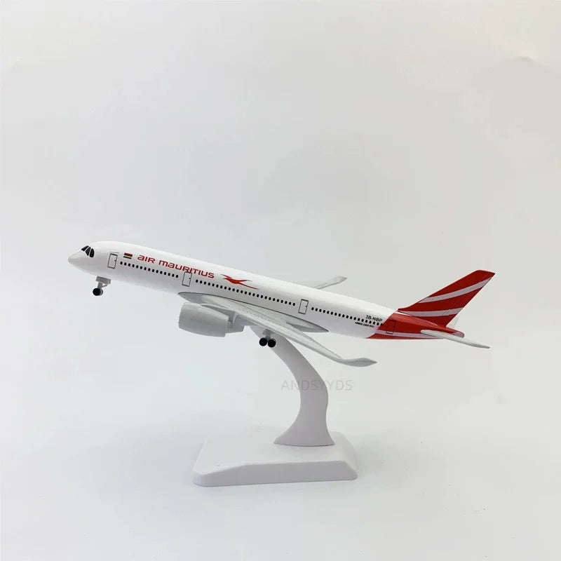 20CM 8inch Collectible Aircraft A330 Beluga Diecast Alloy Airlines A380 A350 330 Antonov An 225 Model Plane for Collection Gift