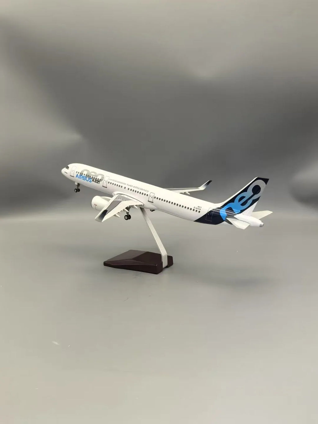 44CM Scale Aircraft 1/100 A321 neo Prototype Model Airplane Resin 321 collectible miniatures Model toys for children Collected