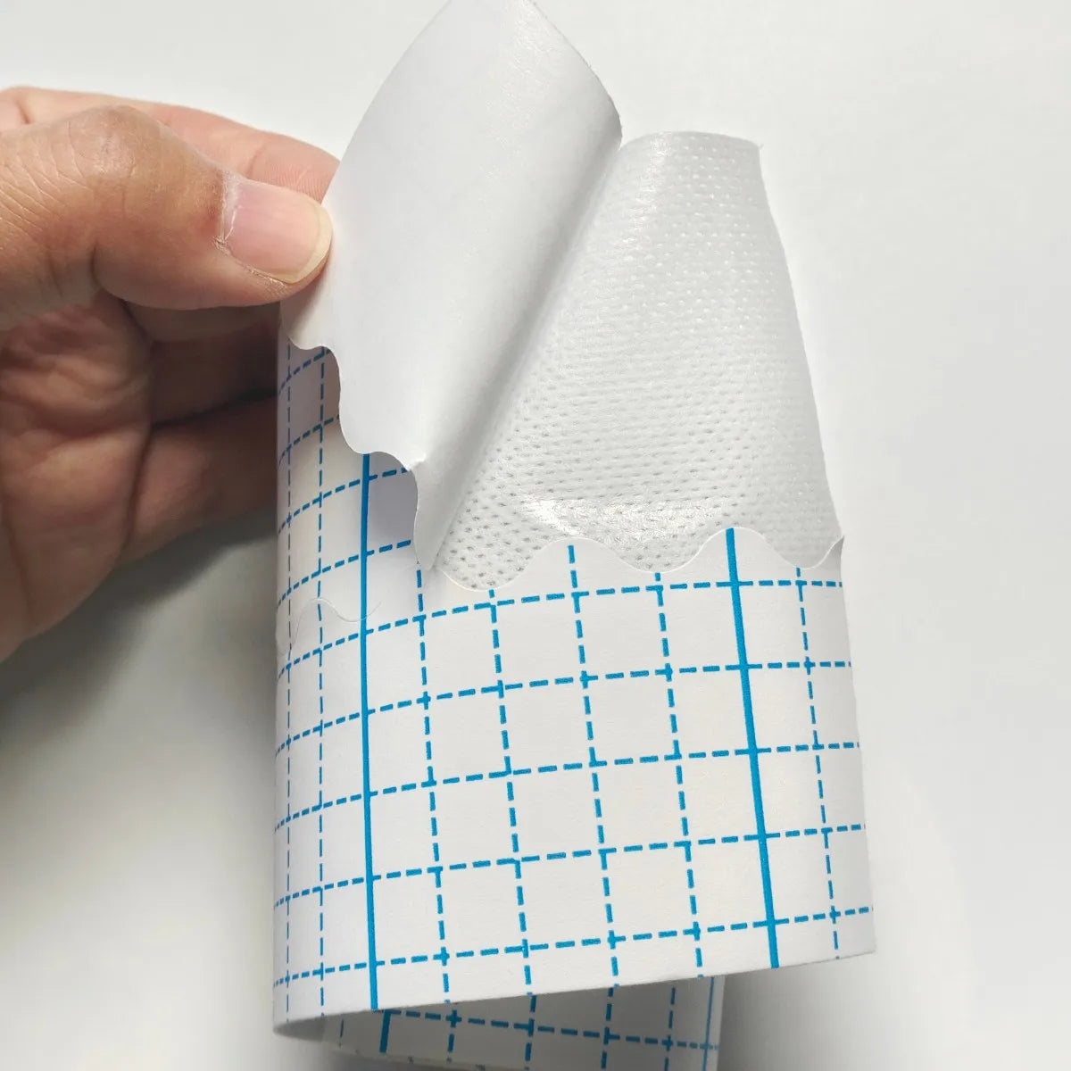 Medium Size Adhesive Plaster Roll, Self-Adhesive Tape, Breathable Non-woven Fixing Bandage Roller, Plaster Type Bandage