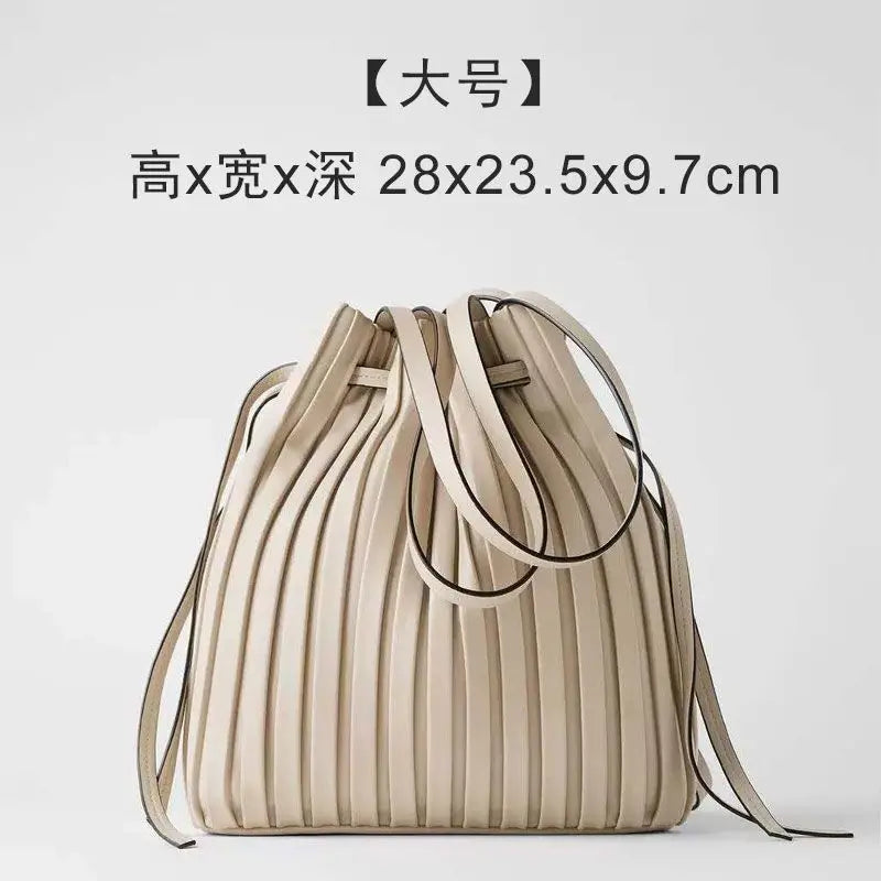Women Bag Pleated Bucket Bags 2026 New Simple and Fashionable One Shoulder Messenger Pack Bundle Handbag Women Crossbody Package