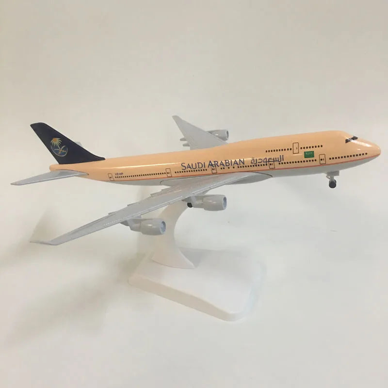 JASON TUTU 20CM Saudi Arabian Boeing 747 Aircraft Model Planel Airplane Diecast Metal 1/300 Scale Planes Collect Gifts
