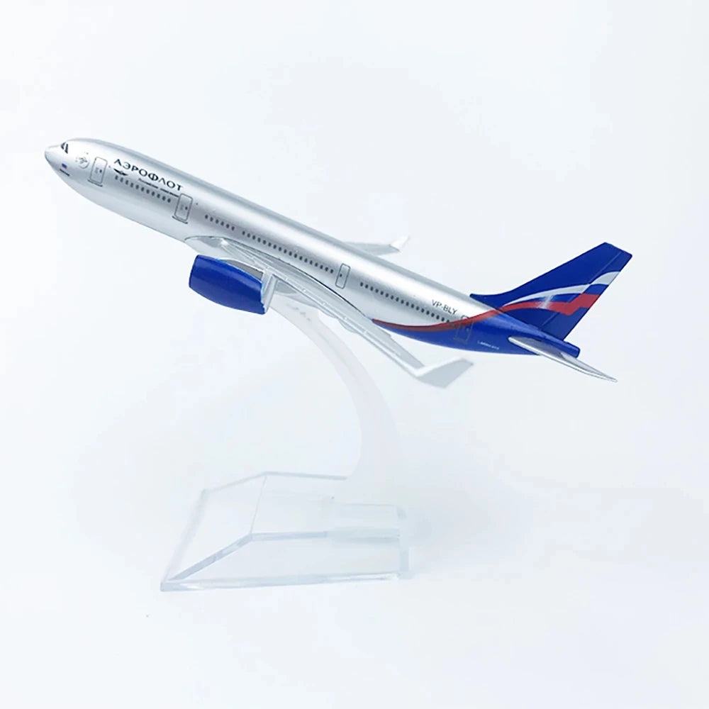16cm 1/400 Scale Aircraft Series A330 A340 A220 Airplane Model Miniature Airplane Diecast Metal Child Toy Plane Collected Gift