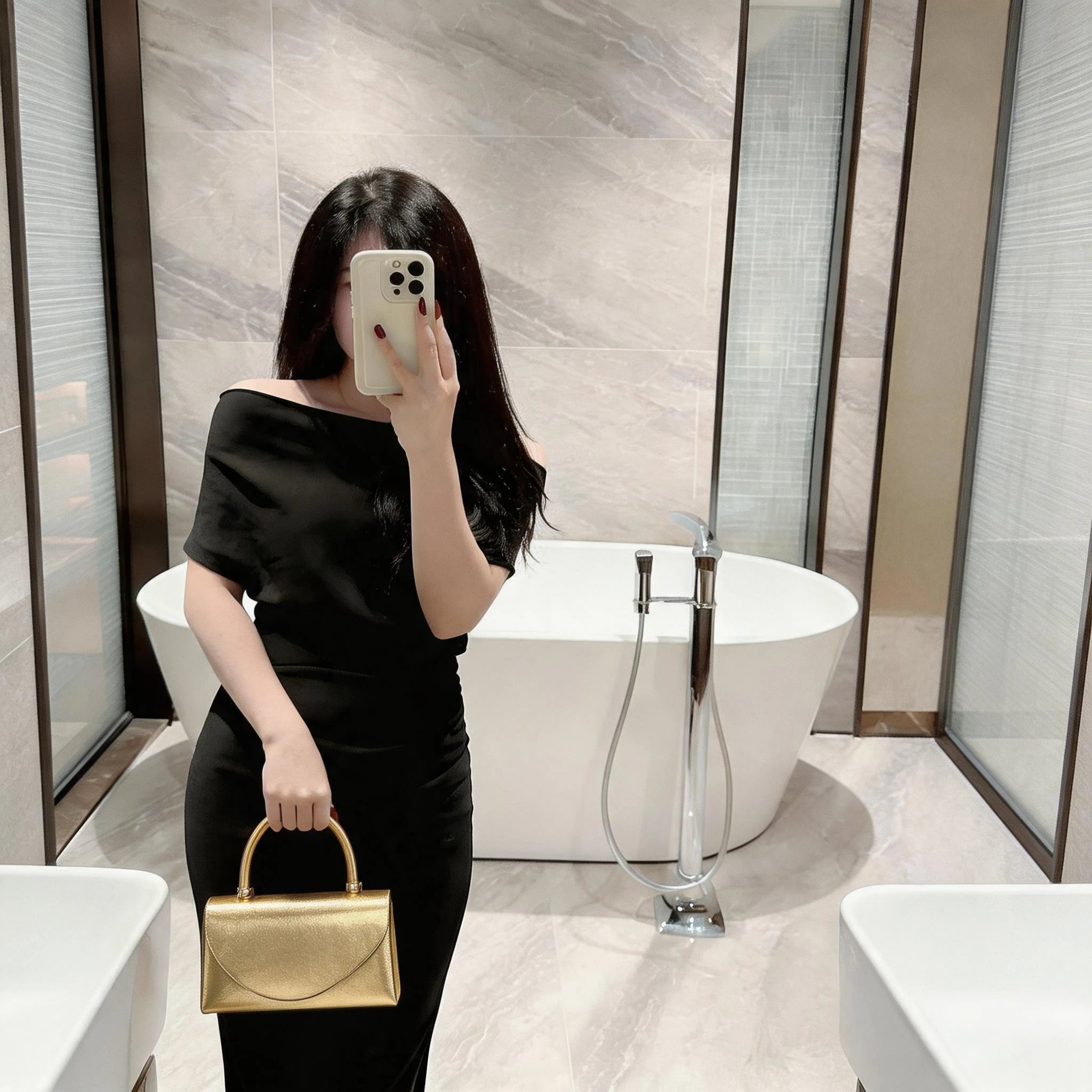 Newly launched exclusive high-end evening bag - versatile cross-body bag for fashionable socialites