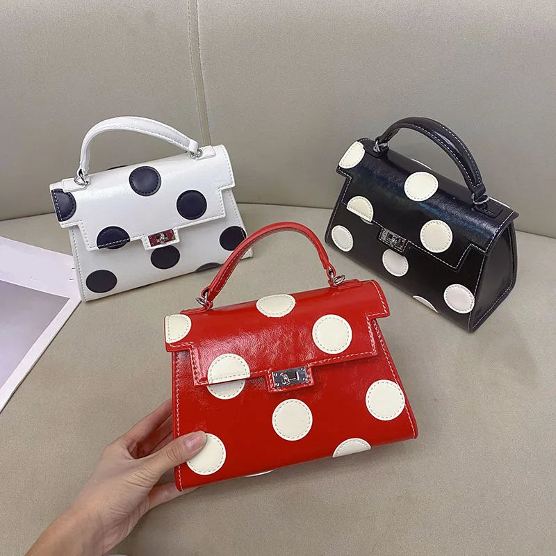 Retro French romantic wave bag simple contrasting color versatile mini lipstick portable messenger bag