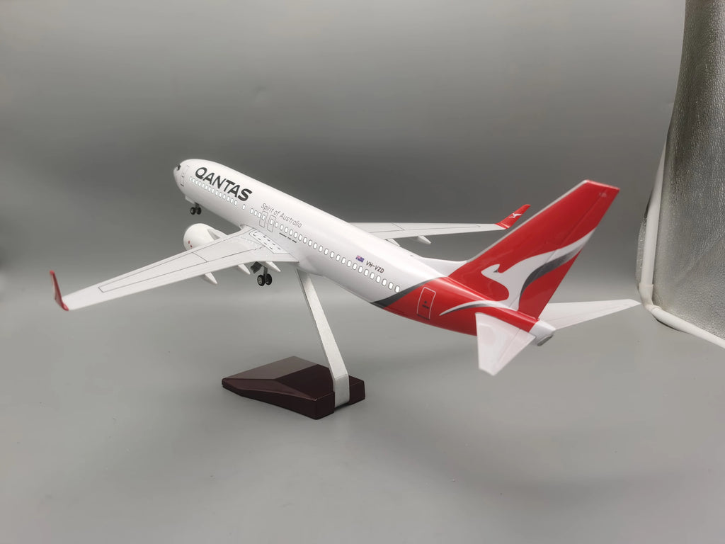 Display Toy Scale 1:85 47cm B737-800 Airplane Model Qantas Australian Airways Aircraft Model Plane with Landing Gear Collection